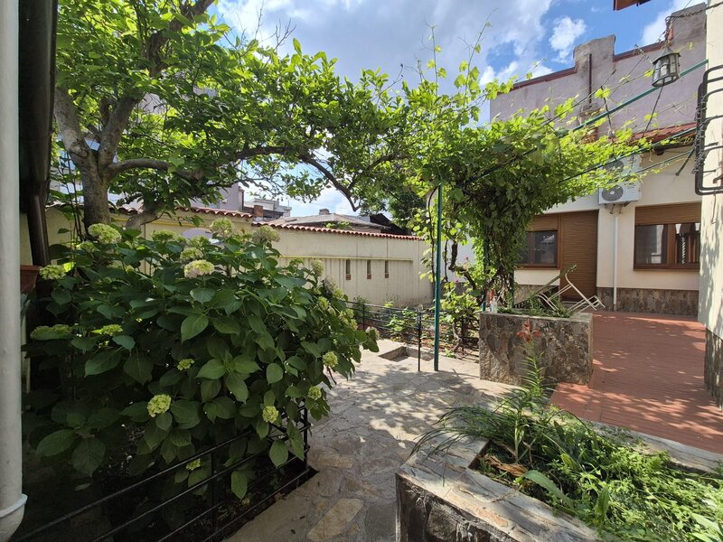 Mihai Eminescu, central