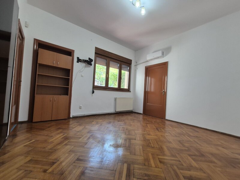 Mihai Eminescu, central